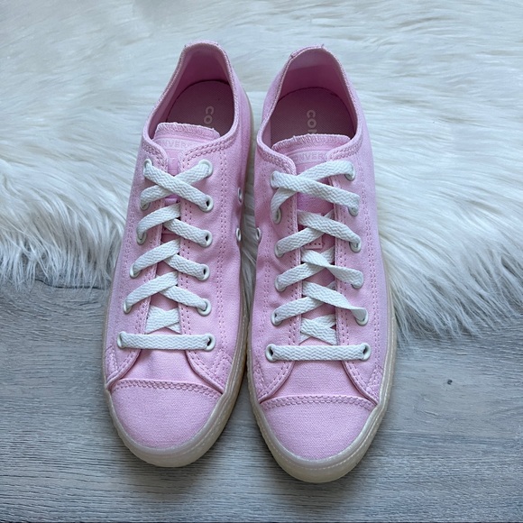 NWT Converse Chuck Taylor All Star Women’s Shoes - Picture 3 of 8